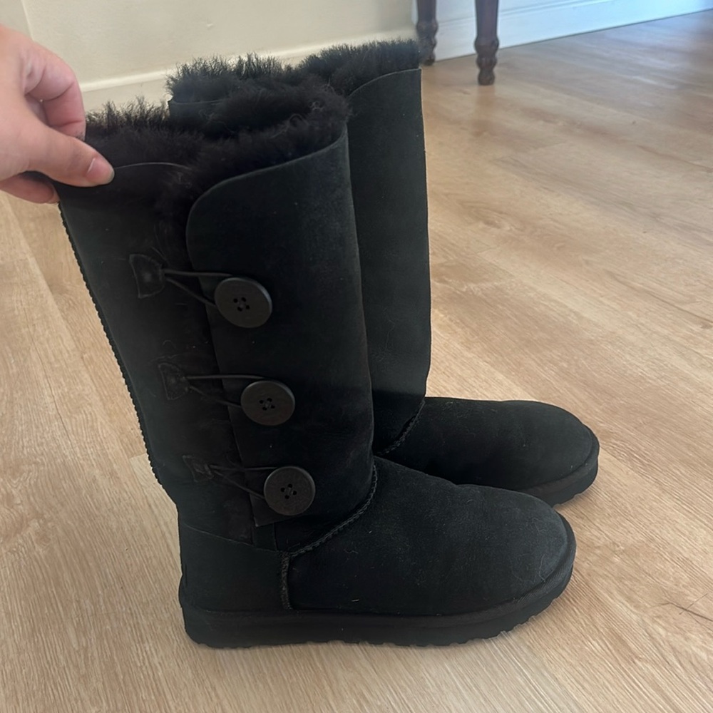 UGG BOOTS